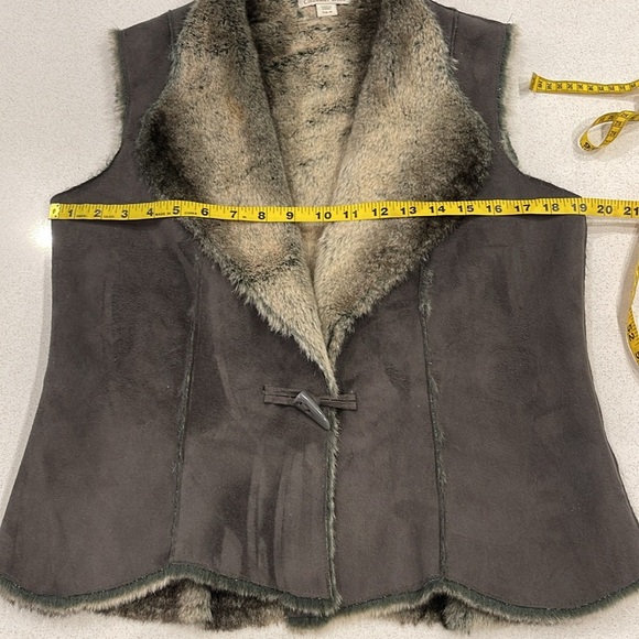 Coldwater Creek Vest Womens Size S Gray Faux Suede Fur Toggle Button Jacket - Picture 7 of 12
